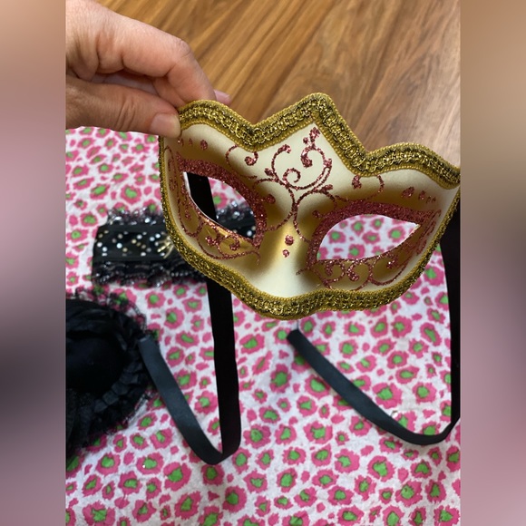 Halloween Items - Picture 2 of 5